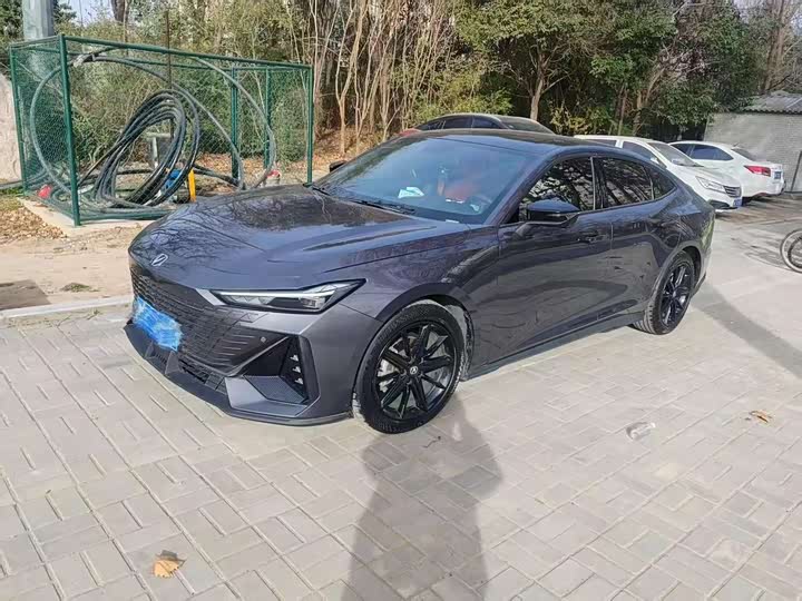 Фото 1 - Changan UNI-V