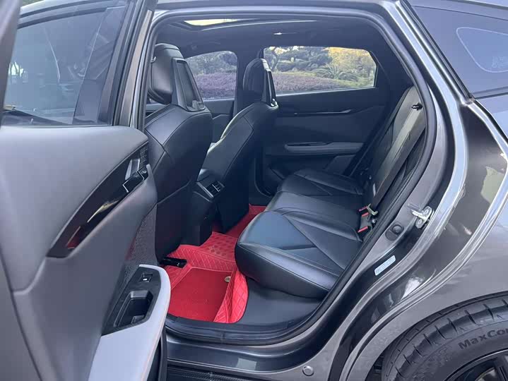 Фото 8 - Changan UNI-V