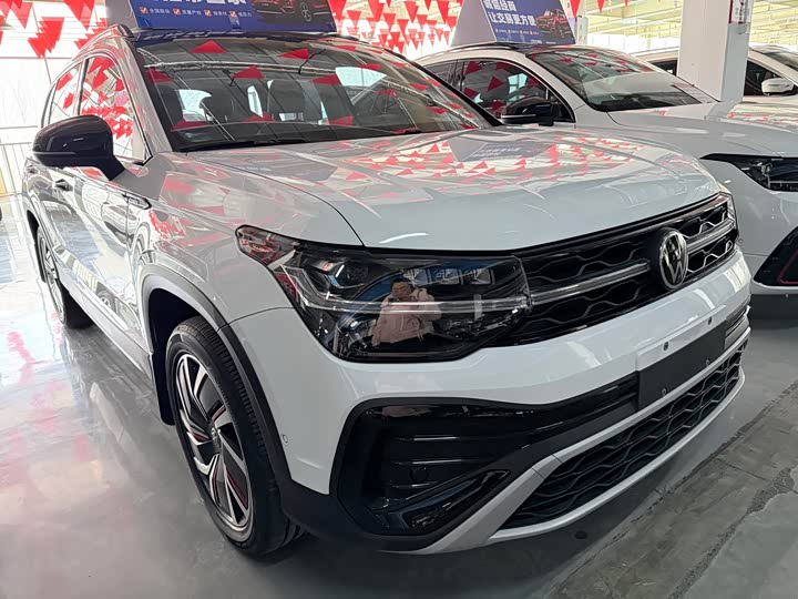 Фото 3 - Volkswagen Tharu