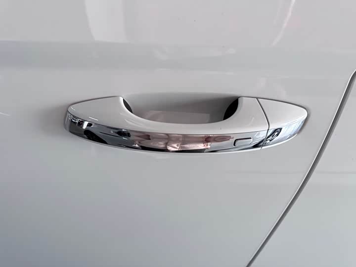 Фото 7 - Volkswagen Tharu