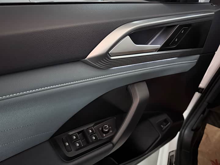 Фото 9 - Volkswagen Tharu