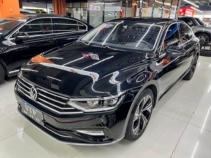 Фото 1 - Volkswagen Magotan