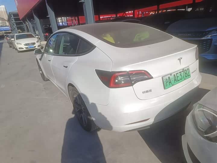 Фото 5 - Tesla Model 3