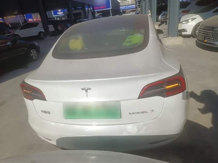 Фото 6 - Tesla Model 3