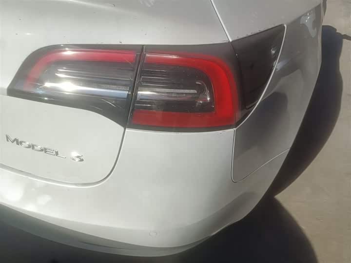 Фото 8 - Tesla Model 3