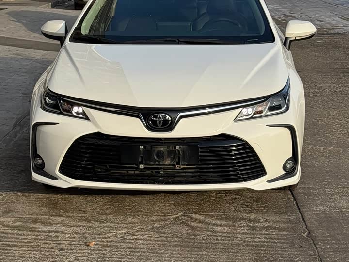 Фото 1 - Toyota Corolla