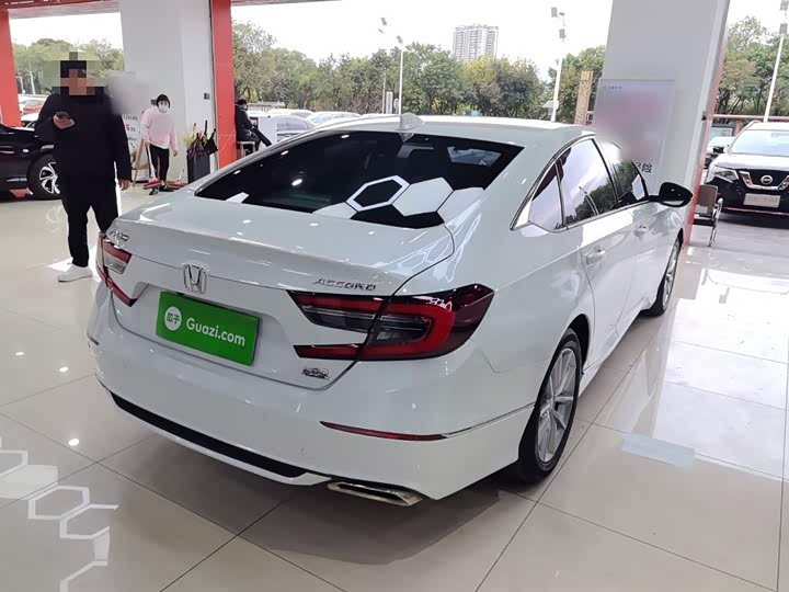 Фото 7 - Honda Accord