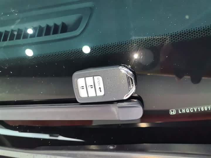 Фото 9 - Honda Accord