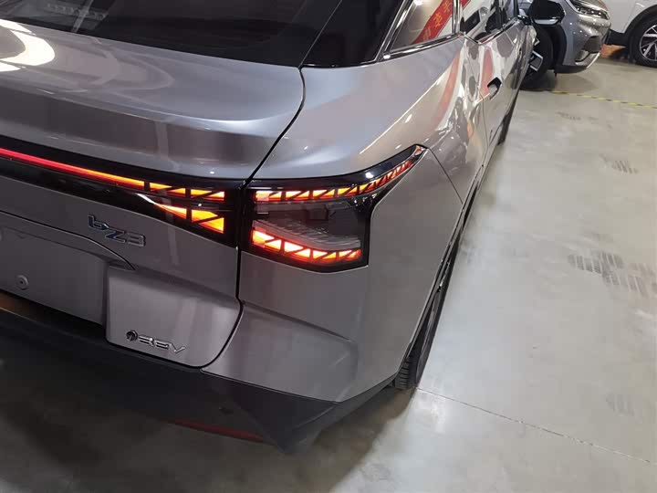 Фото 8 - Toyota bZ3