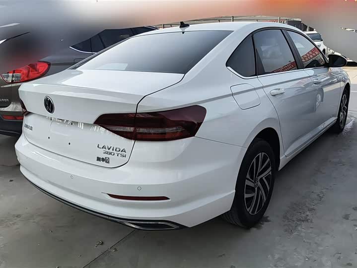 Фото 3 - Volkswagen Lavida