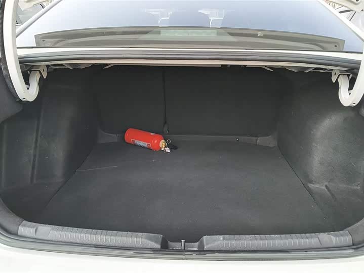 Фото 4 - Volkswagen Lavida