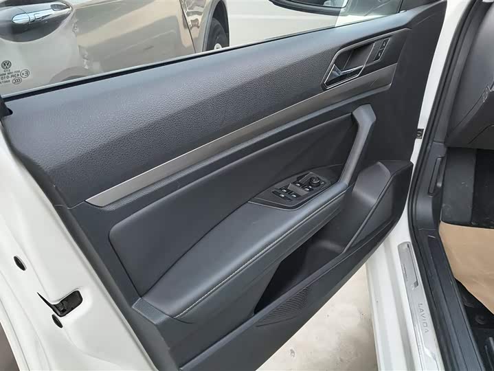 Фото 7 - Volkswagen Lavida