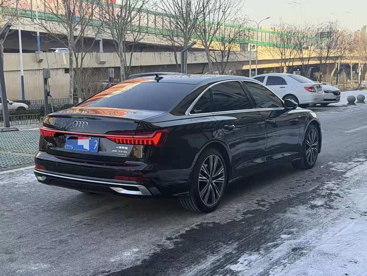 Фото 4 - Audi A6L
