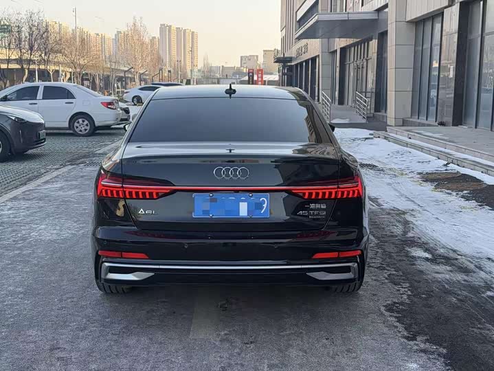 Фото 5 - Audi A6L