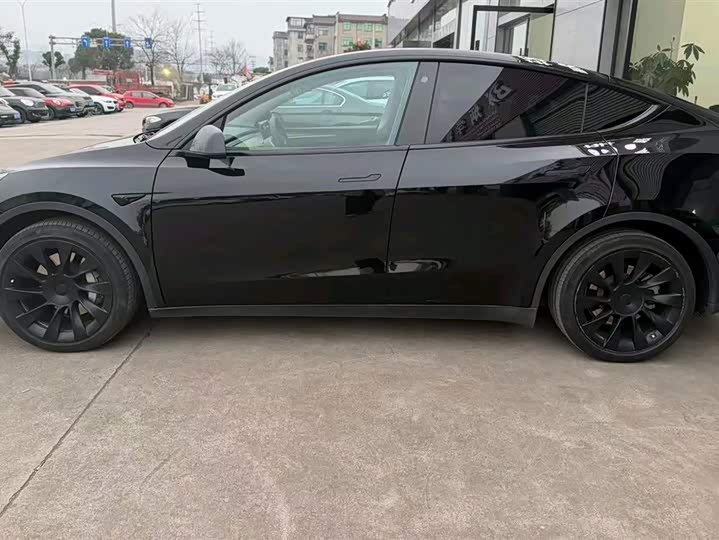 Фото 3 - Tesla Model Y
