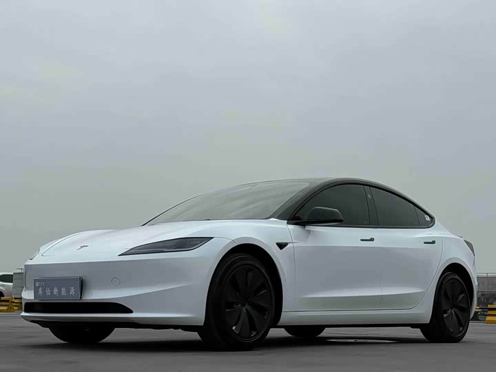 Фото 1 - Tesla Model 3