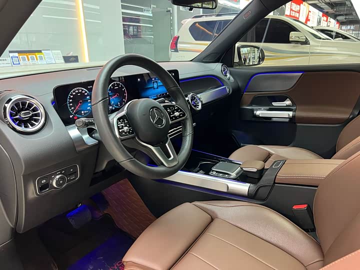 Фото 8 - Mercedes-Benz GLB-Class