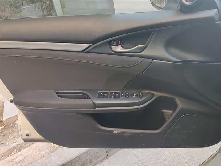 Фото 7 - Honda Civic