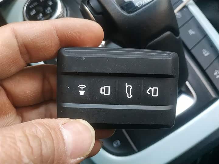 Фото 9 - Tank 300