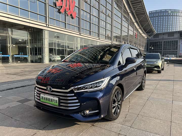 Фото 1 - BYD Song Max Hybrid