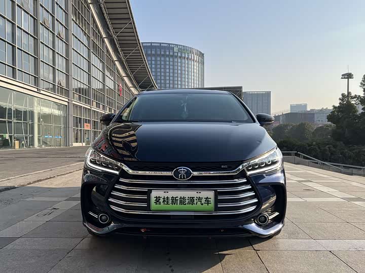Фото 2 - BYD Song Max Hybrid