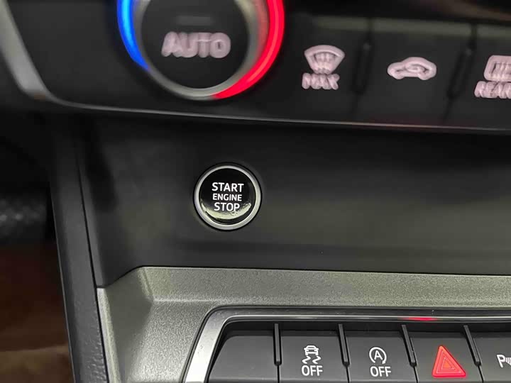 Фото 4 - Audi Q3