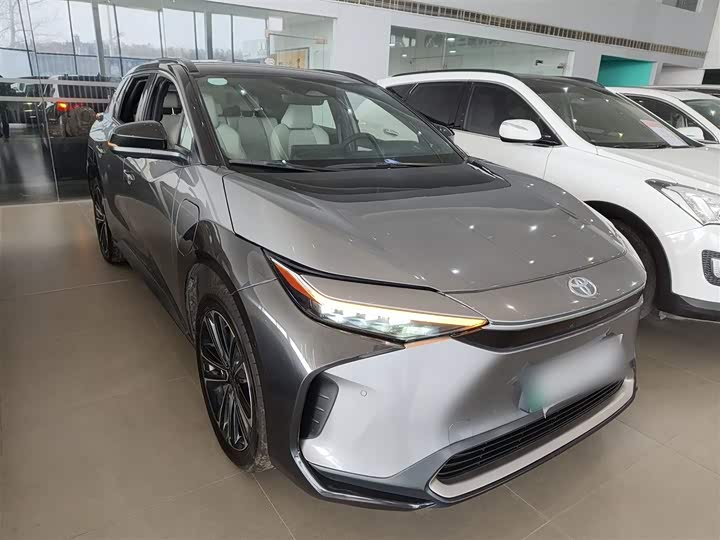 Фото 4 - Toyota bZ4X