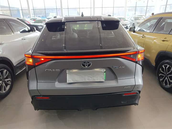 Фото 6 - Toyota bZ4X