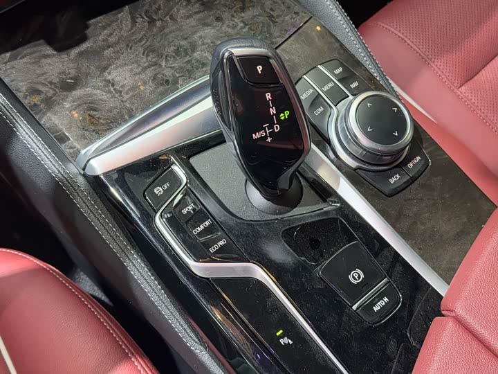 Фото 9 - BMW 5 Series