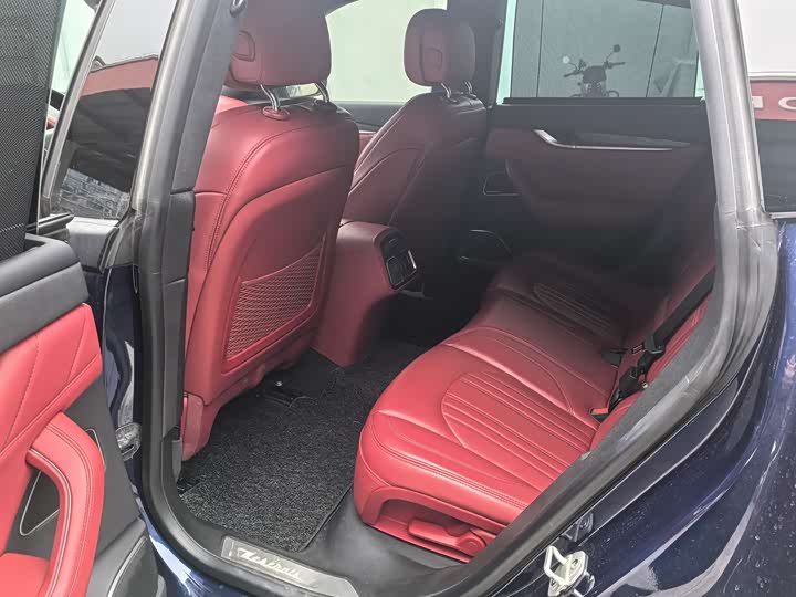 Фото 4 - Maserati Levante