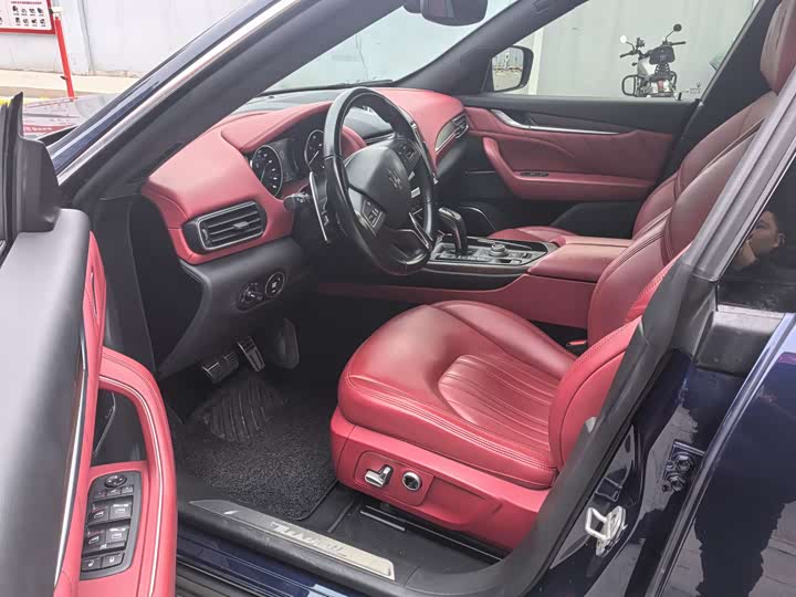 Фото 5 - Maserati Levante