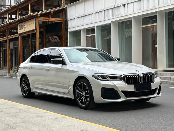 Фото 3 - BMW 5 Series