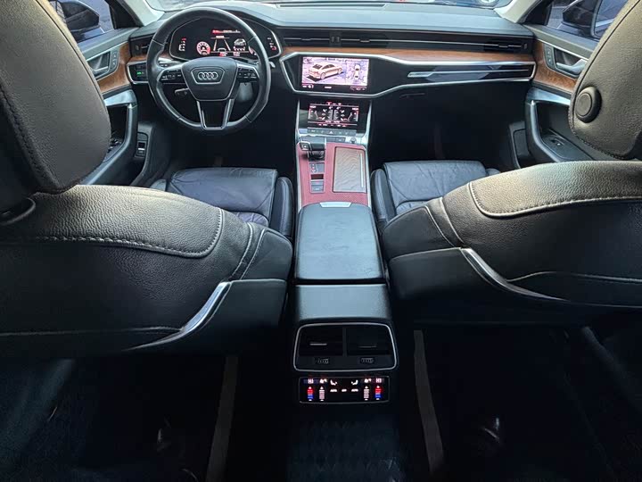 Фото 7 - Audi A6L