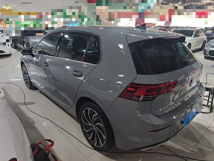 Фото 5 - Volkswagen Golf