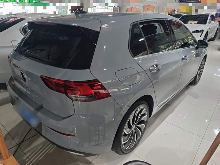 Фото 7 - Volkswagen Golf