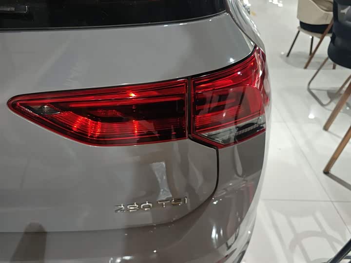 Фото 8 - Volkswagen Golf