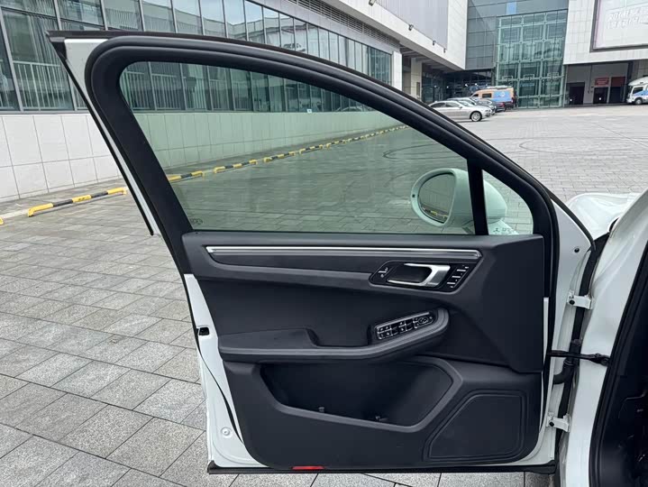 Фото 5 - Porsche Macan