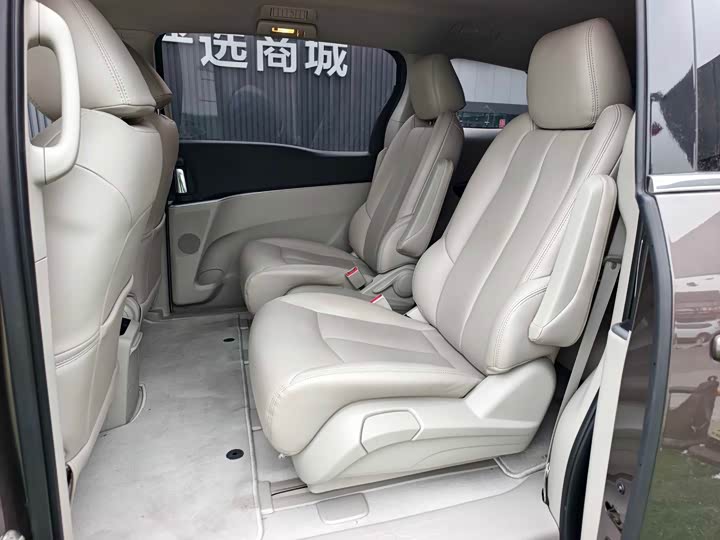 Фото 9 - Buick GL8 ES