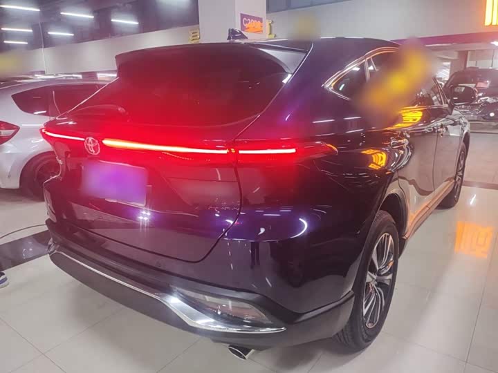 Фото 7 - Toyota Harrier