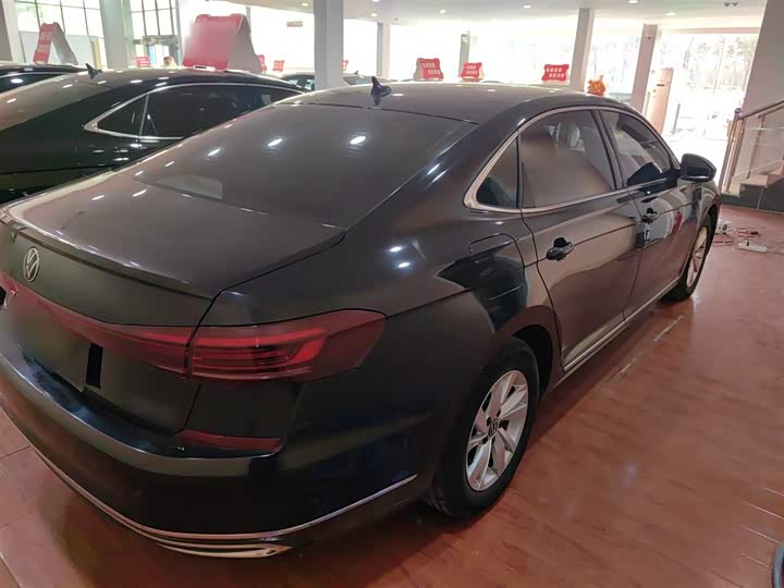 Фото 7 - Volkswagen Passat