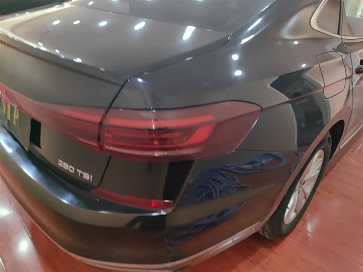 Фото 8 - Volkswagen Passat