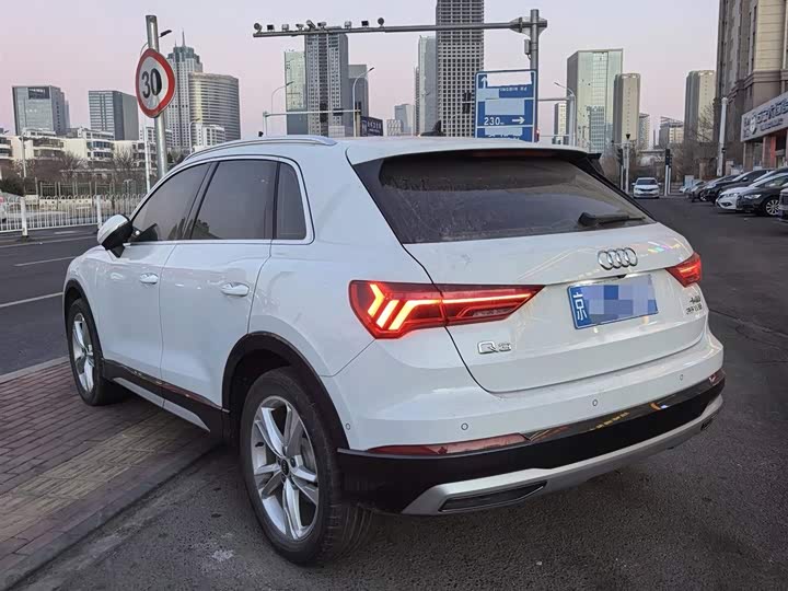 Фото 4 - Audi Q3