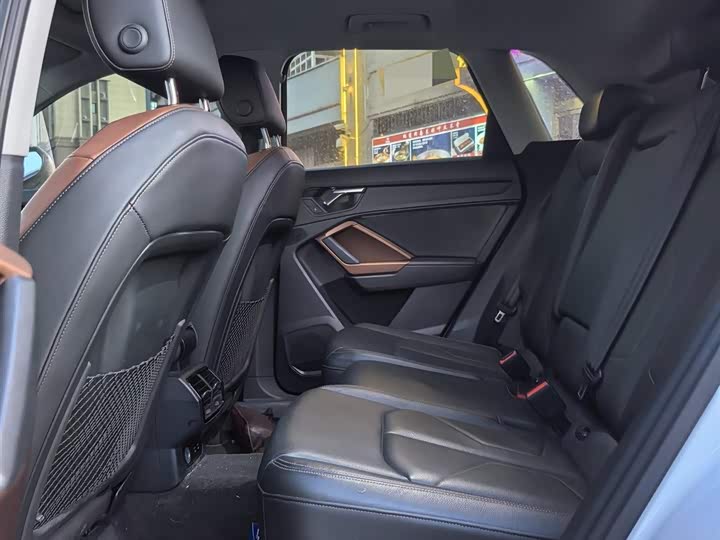 Фото 8 - Audi Q3