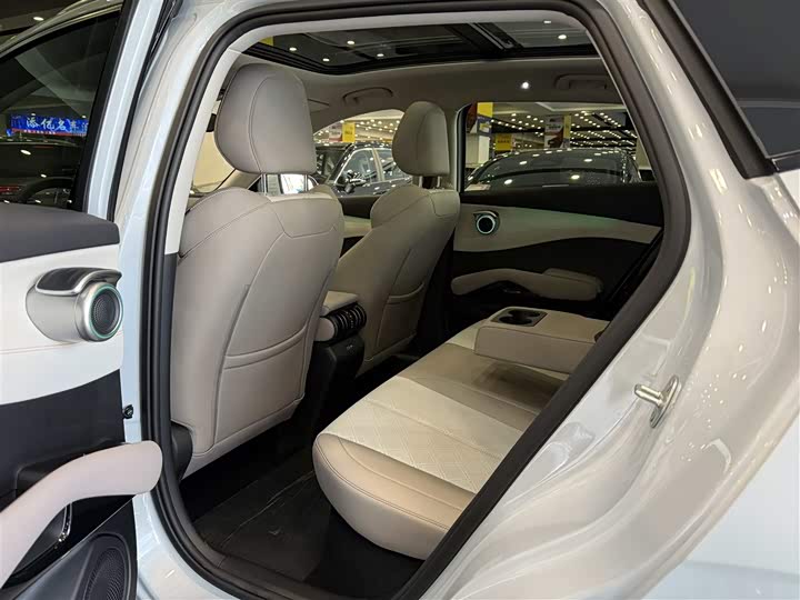 Фото 5 - BYD Yuan Plus