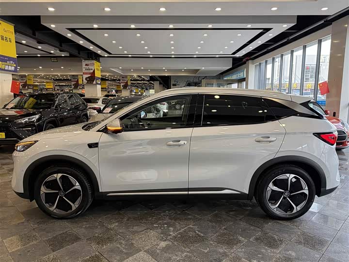 Фото 9 - BYD Yuan Plus