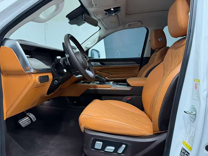 Фото 5 - Tank 500 Hybrid