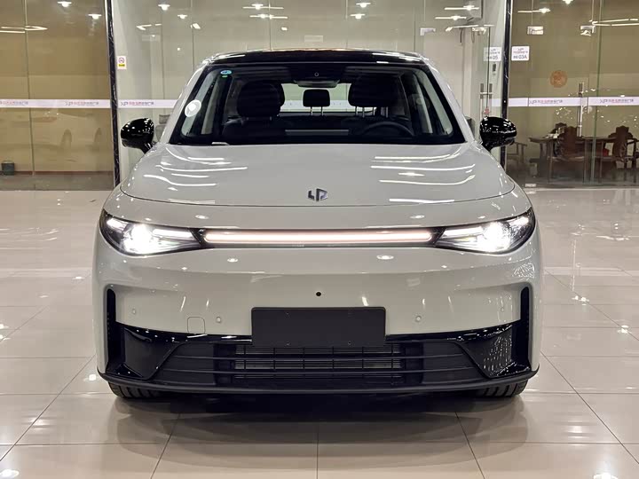 Фото 2 - Leapmotor C10