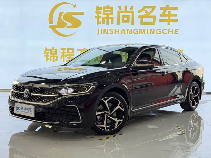 Фото 1 - Volkswagen Passat