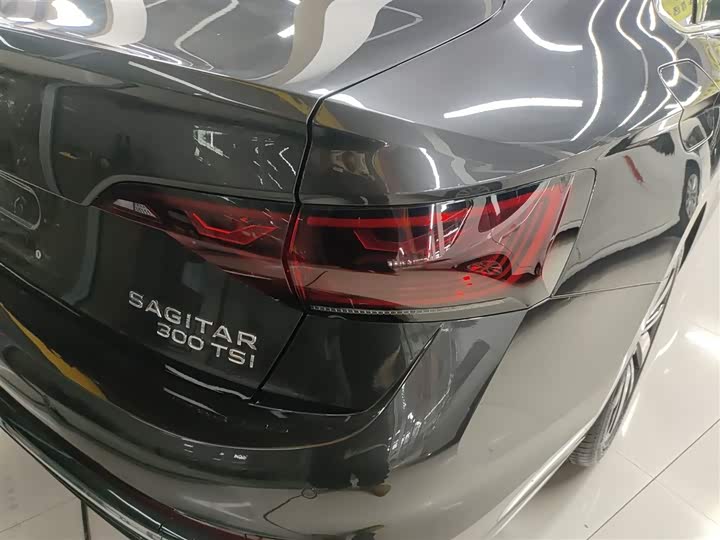 Фото 8 - Volkswagen Sagitar L