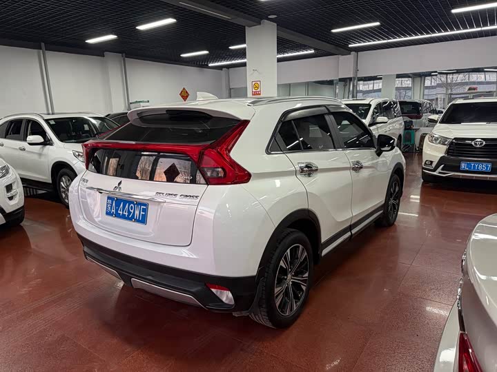 Фото 5 - Mitsubishi Eclipse Cross